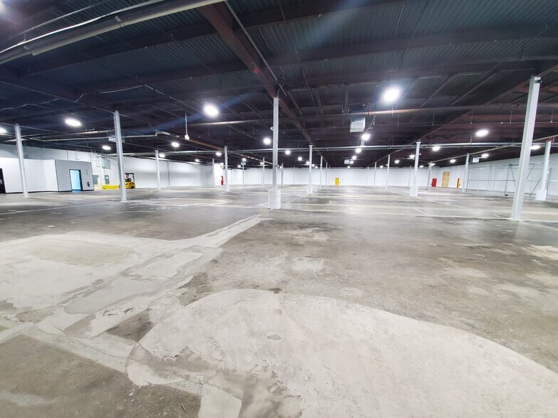 More Photos Of 100 Higginson Ave, Lincoln Distribution For Lease