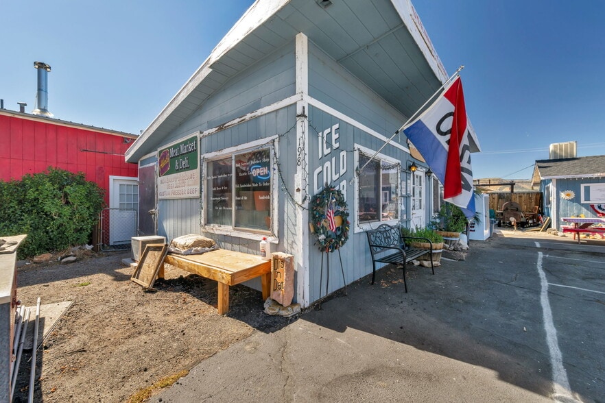 More Photos Of 198 Main St, Bridgeport Restaurant For Sale