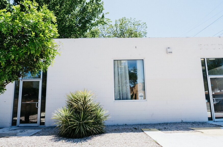 More Photos Of 1401 E Cesar Chavez St, Austin Auto Repair For Lease