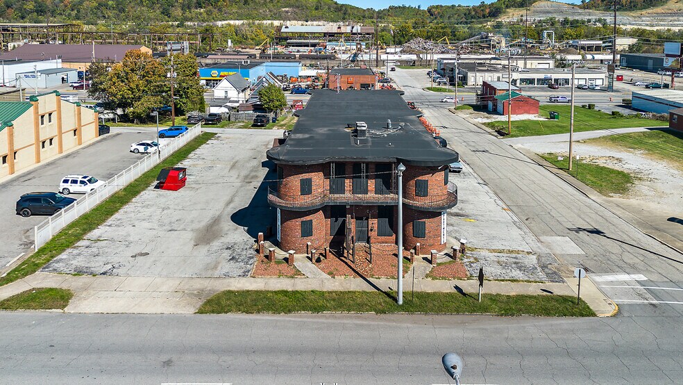 More Photos Of 2275 Winchester Ave, Ashland Apartments For Sale