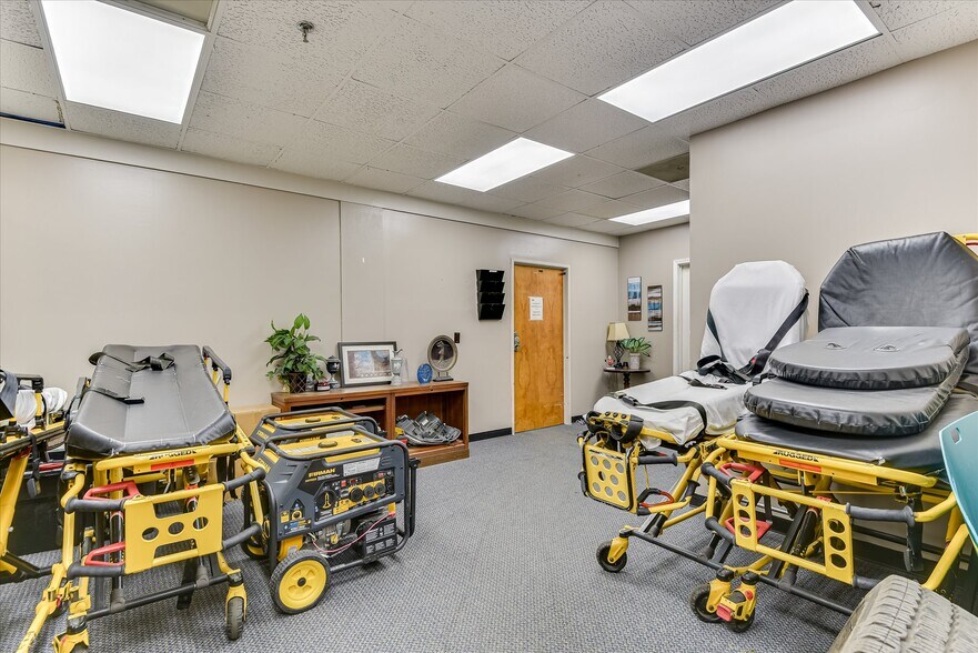 More Photos Of 1089 Augusta Rd, Warrenville Office For Sale