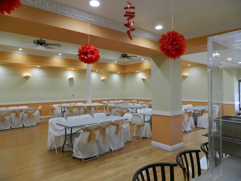 More Photos Of 6915 Foothill Blvd, Tujunga Restaurant For Lease