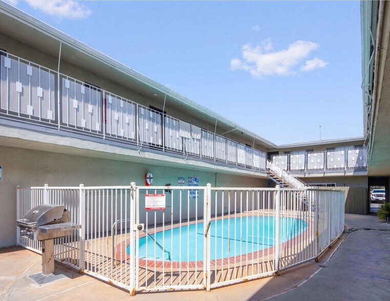 More Photos Of 14521 Clark St, Baldwin Park Apartments For Sale