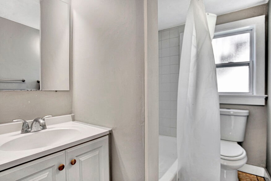 More Photos Of 205 11th Ave N, Jacksonville Beach Multifamily For Sale