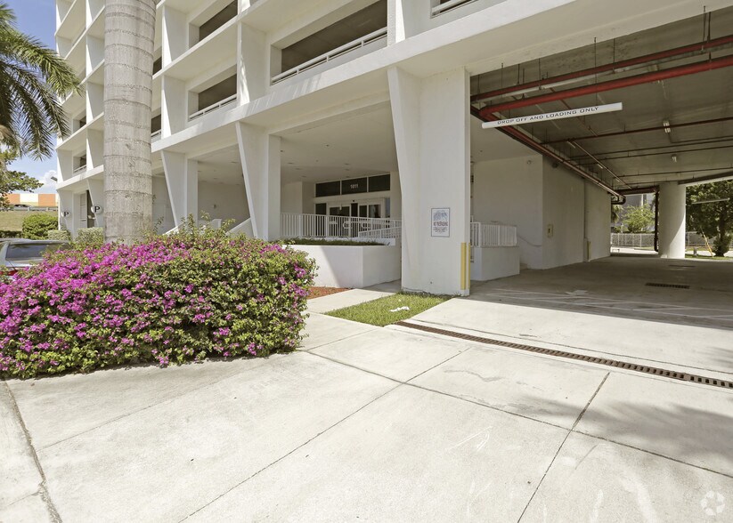 More Photos Of 1011 Sunnybrook Rd, Miami Office For Lease