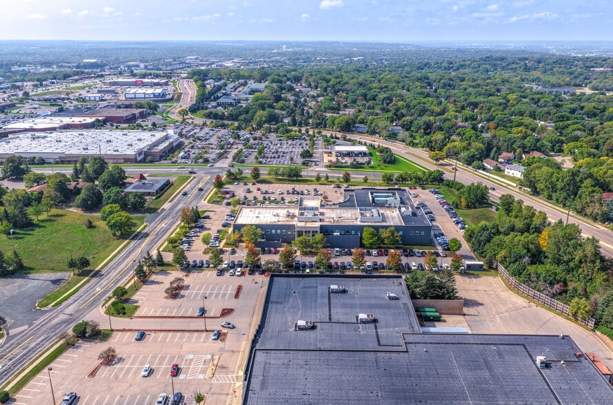 More Photos Of 1000 140th St W, Burnsville Medical For Lease