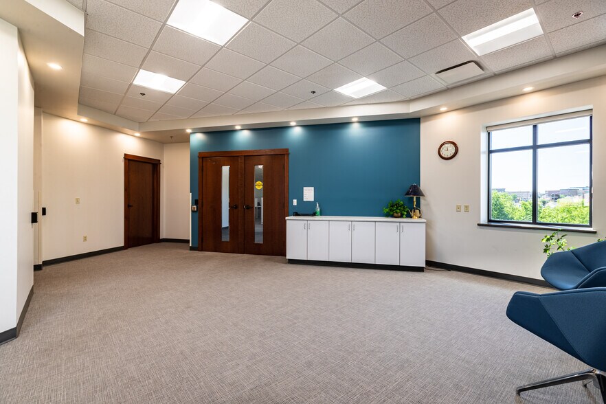 More Photos Of 2 Copeland Ave, La Crosse Office For Sale
