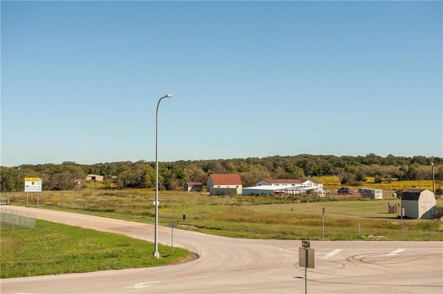 More Photos Of 1728 County Road 904, Joshua Land For Sale