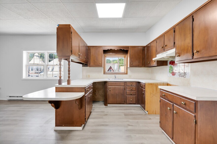 More Photos Of 110 W Ridge St, Lansford Apartments For Sale