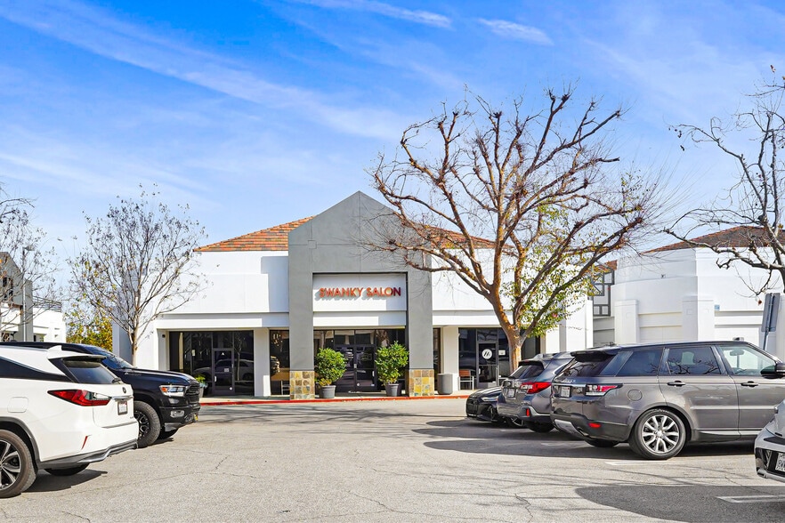 More Photos Of , Agoura Hills General Retail For Sale