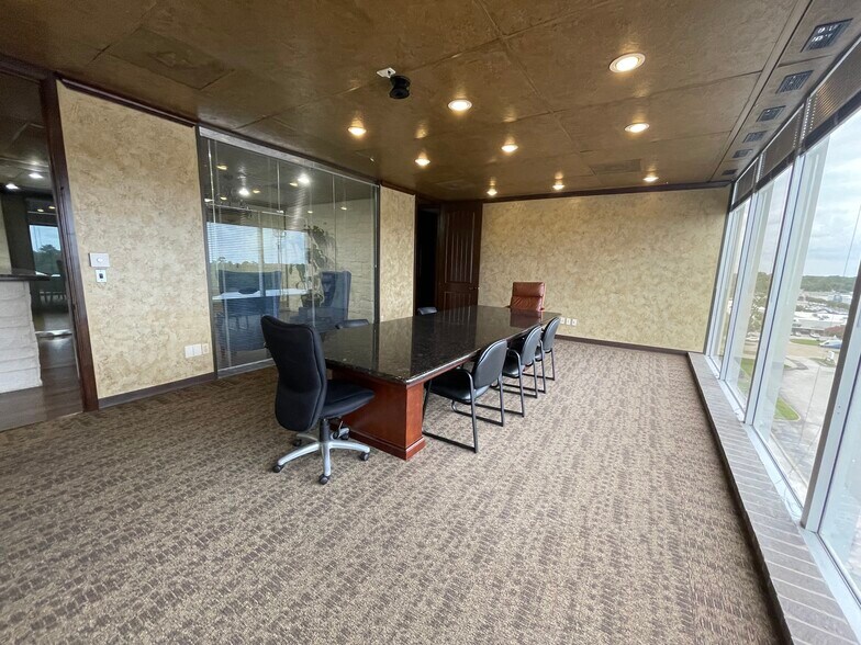 More Photos Of 5625 Cypress Creek Pky, Houston Office For Sale
