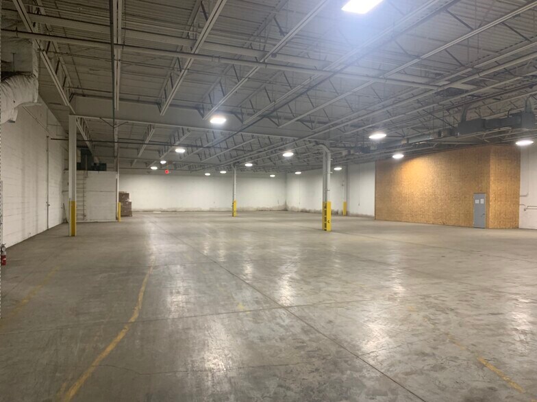 More Photos Of 345 32nd St SW, Wyoming Warehouse For Lease