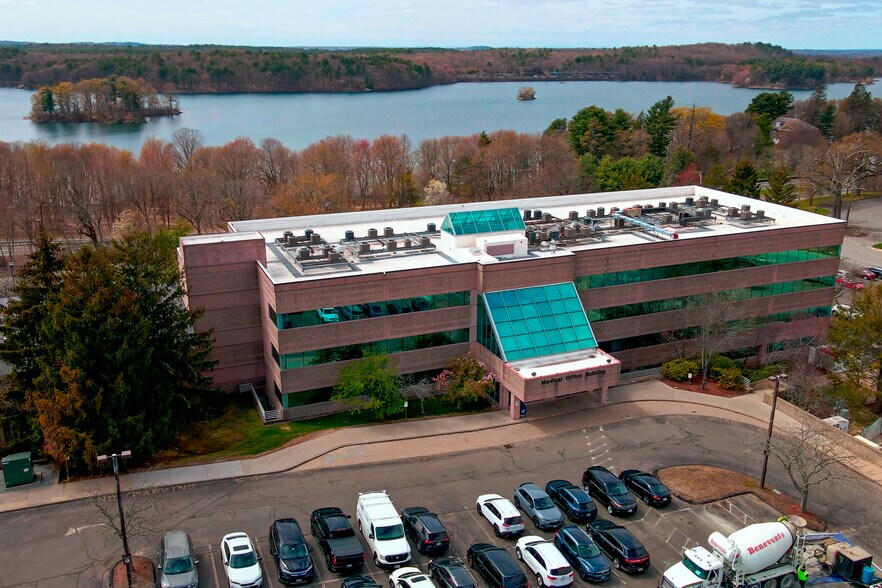 Primary Photo Of 3 Woodland Rd, Stoneham Medical For Sale