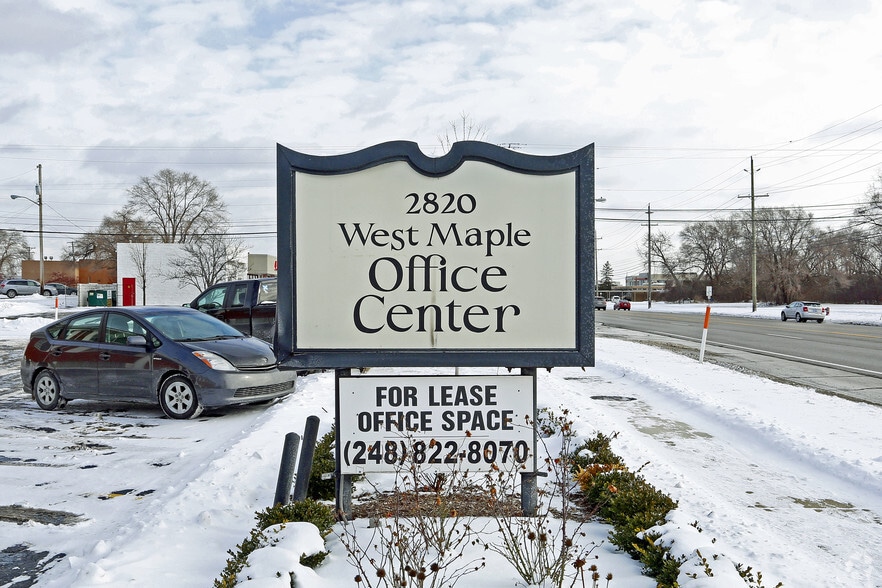 More Photos Of 2820 W Maple Rd, Troy Office For Lease