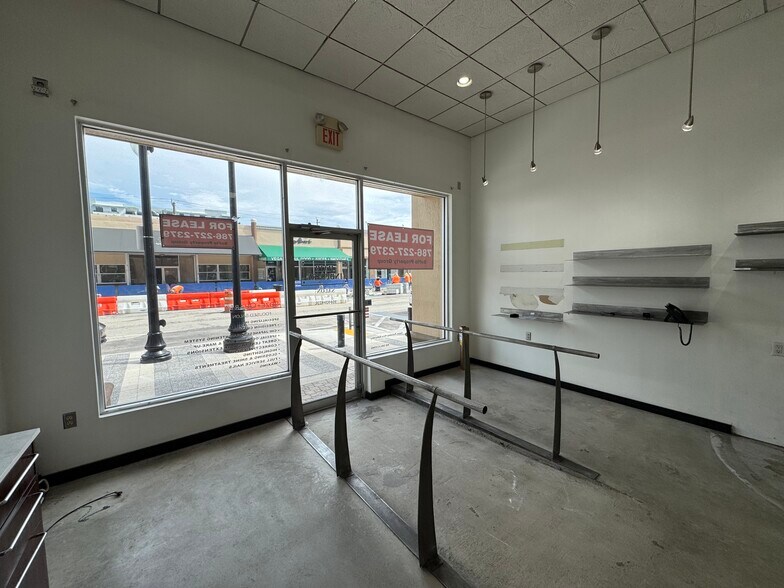 More Photos Of 2000 Harrison St, Hollywood Unknown For Lease