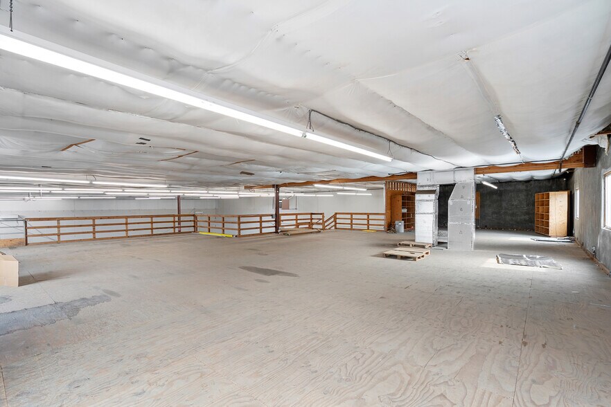 More Photos Of 120 NE 9th Ave, Portland Warehouse For Lease