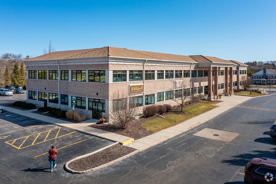 More Photos Of 17280 W North Ave, Brookfield Medical For Lease