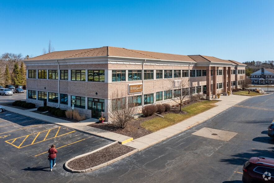 More Photos Of 17280 W North Ave, Brookfield Medical For Lease