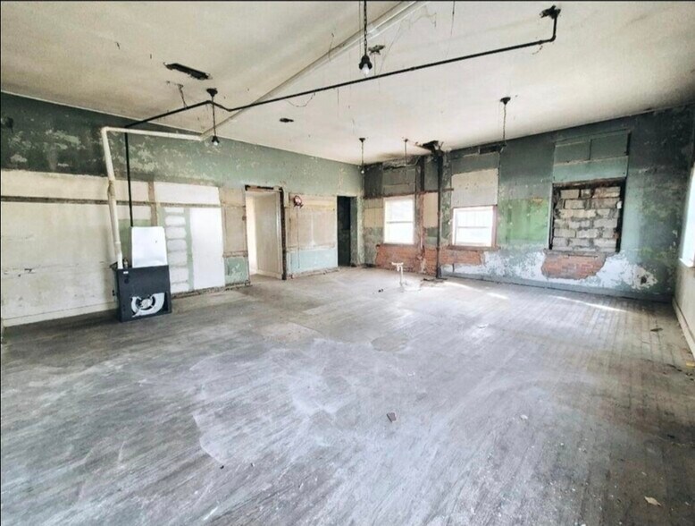 More Photos Of 85 N Main St, Walton Apartments For Sale