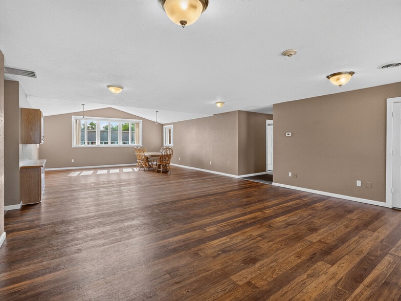 More Photos Of 200 S 4th St, Kawkawlin Assisted Living For Sale