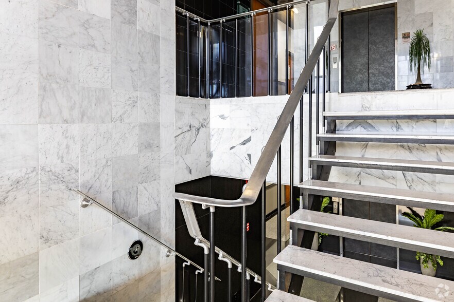 More Photos Of 2151 E Commercial Blvd, Fort Lauderdale Medical For Lease