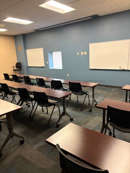 More Photos Of 16-18 W Van Buren St, Joliet Office Residential For Sale