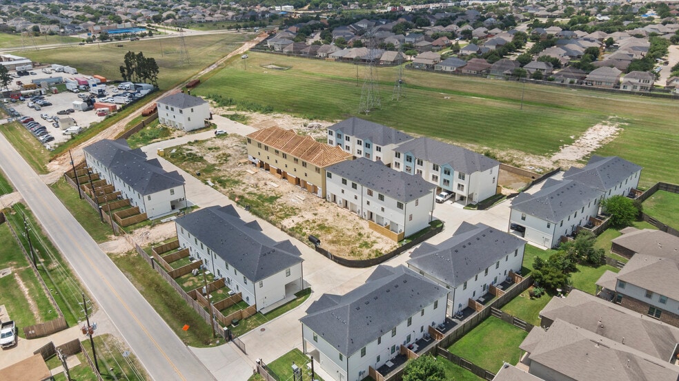 More Photos Of 3250 Sauce Pan Way, Katy Apartments For Sale