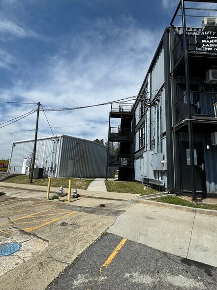 More Photos Of 1130 Chattahoochee Ave NW, Atlanta General Retail For Lease