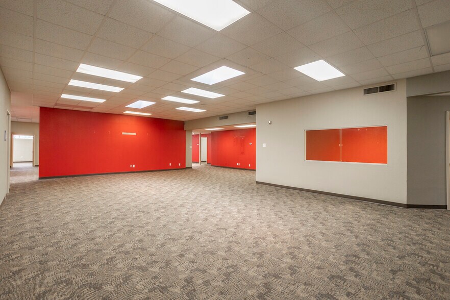 More Photos Of 900 Summit Ave, Fort Worth Office For Lease