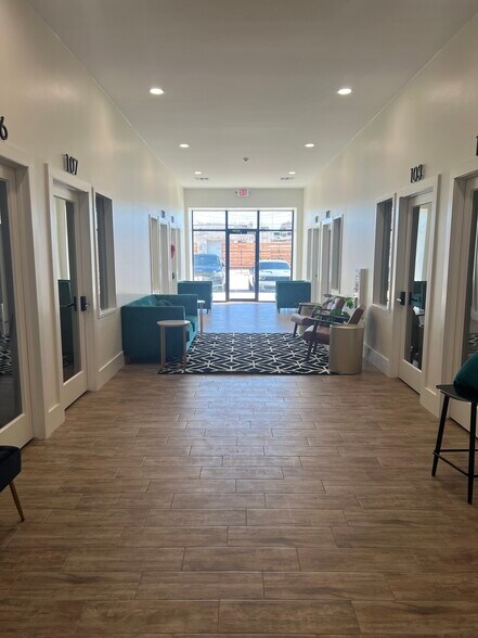 More Photos Of 751 W Willow Ave, Duncan Specialty For Lease