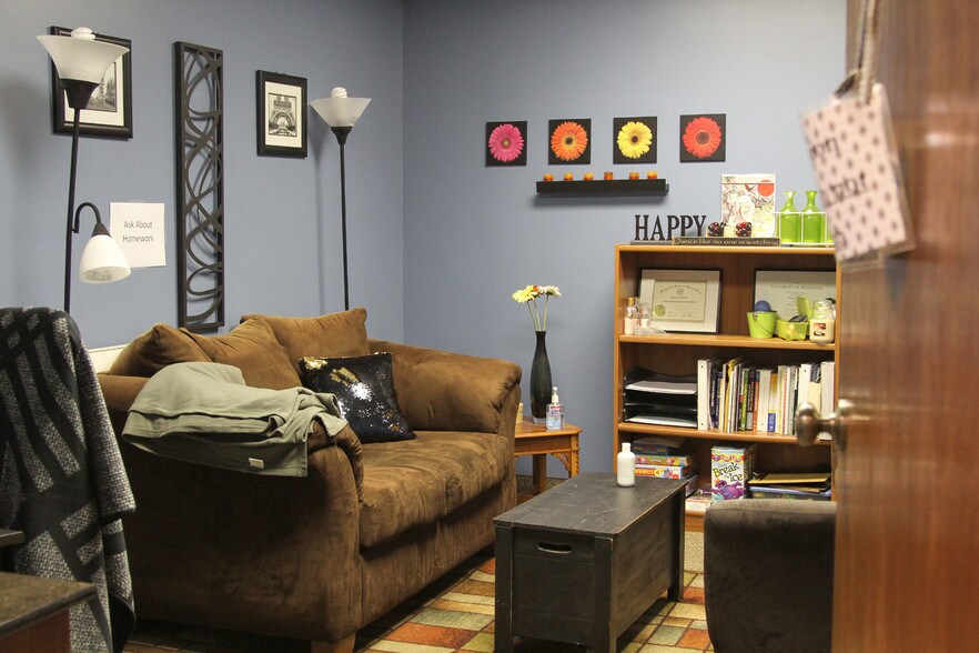 More Photos Of 1652 Greenview Dr SW, Rochester Office For Lease