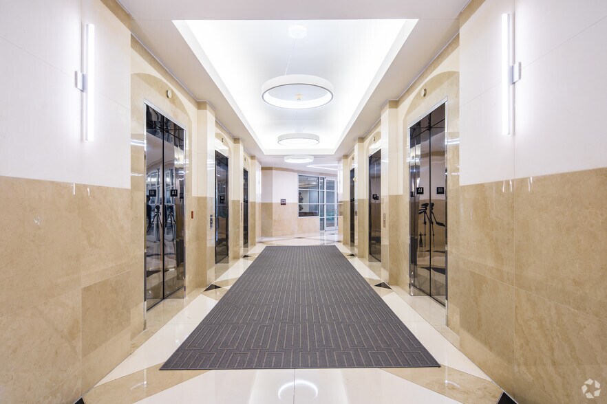 More Photos Of 15601 Dallas Pky, Addison Office For Lease