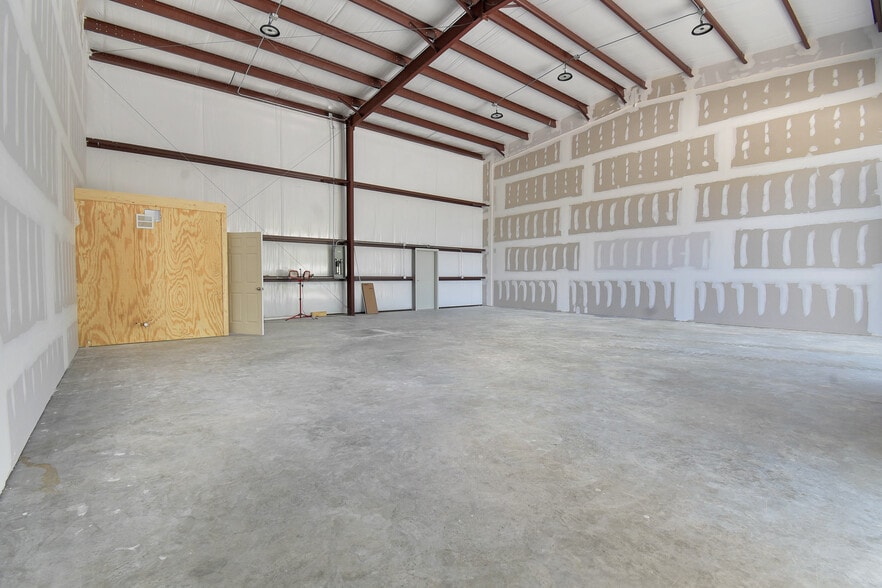 More Photos Of 4945 Crescent Technical Ct, Saint Augustine Warehouse For Lease