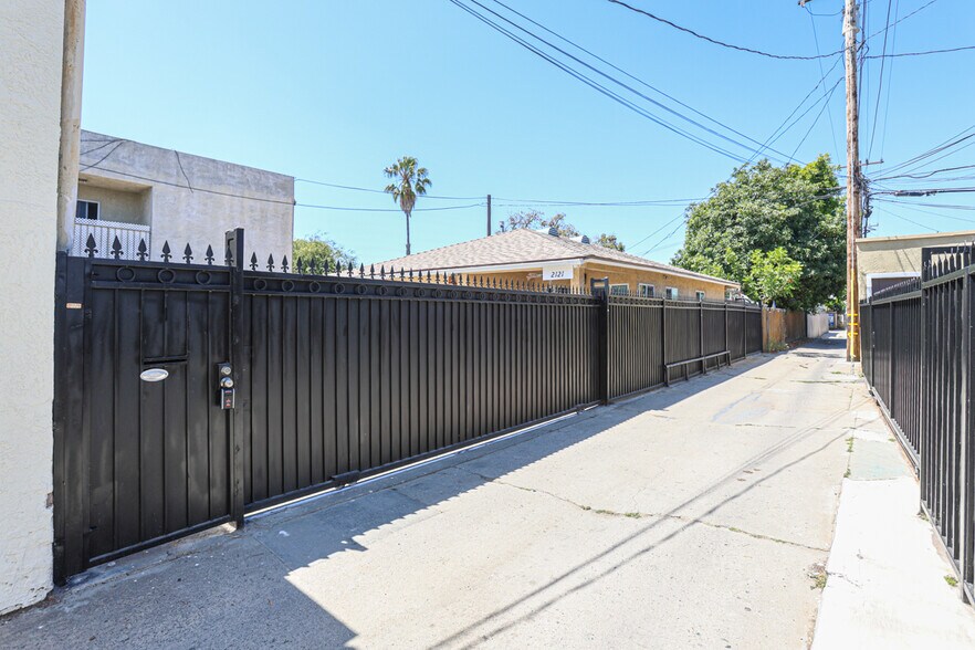 More Photos Of 2117-2119 E 7th St, Long Beach Storefront Retail Residential For Sale