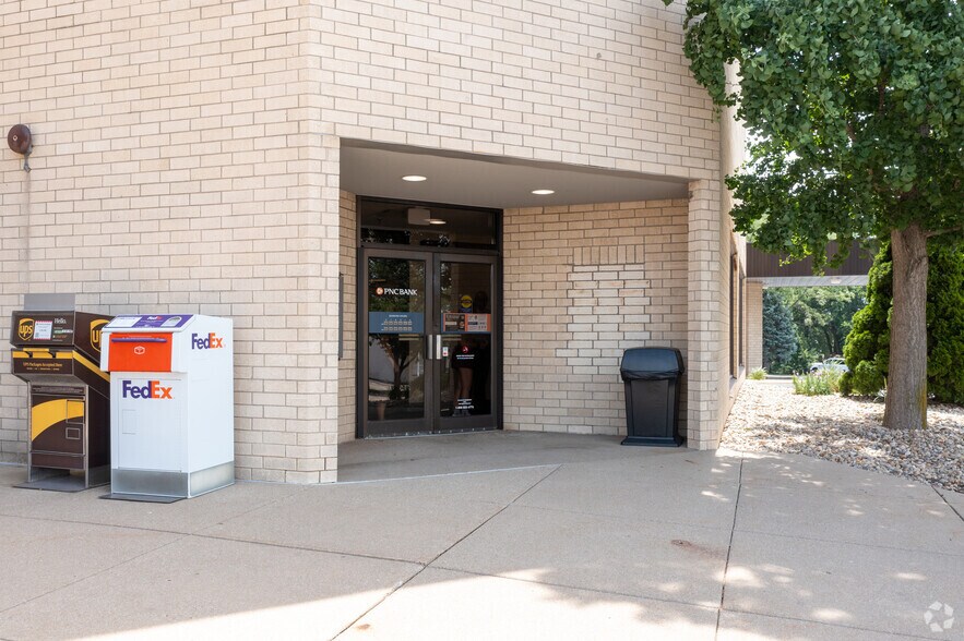 More Photos Of 1100 W Glen Ave, Peoria Office For Lease