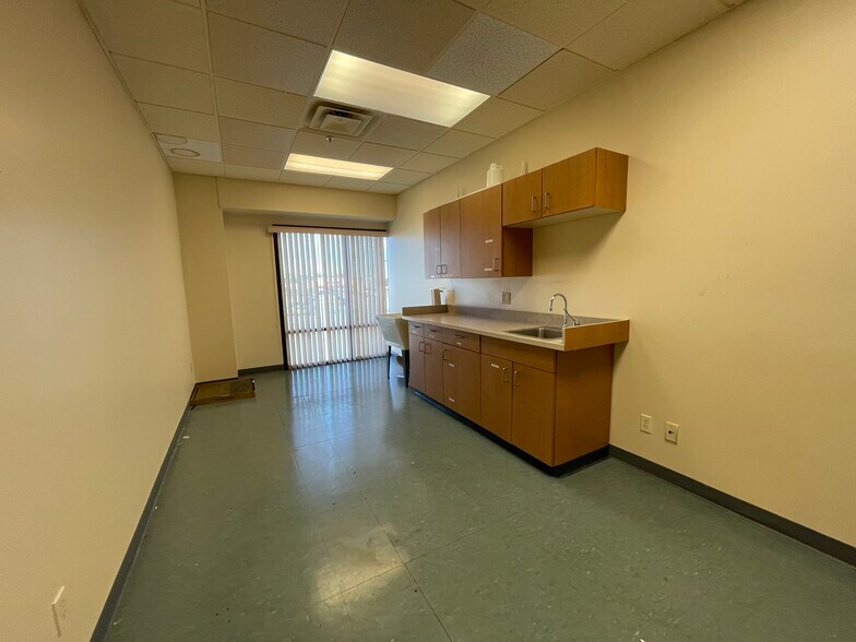 More Photos Of 931 S 9th St, Bismarck Loft Creative Space For Sale