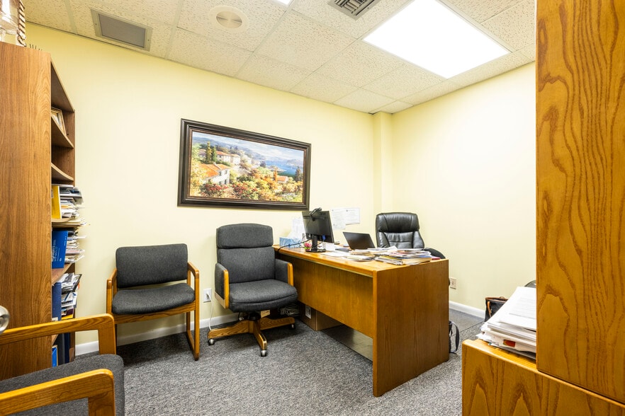 More Photos Of 1801 SE Hillmoor Dr, Port Saint Lucie Medical For Lease