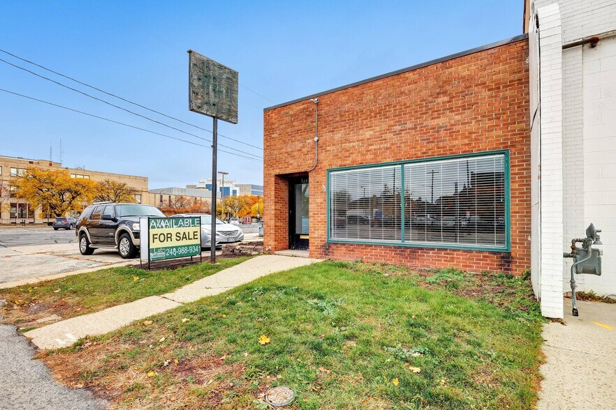 More Photos Of , Green Bay General Retail For Sale