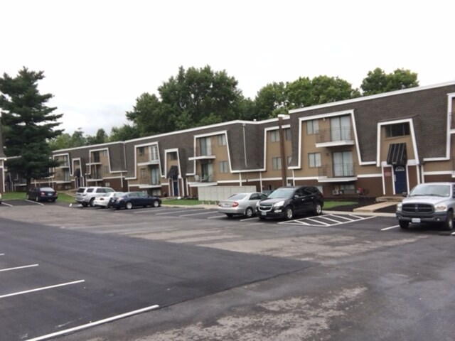 More Photos Of 9805 E 61st St, Kansas City Apartments For Sale