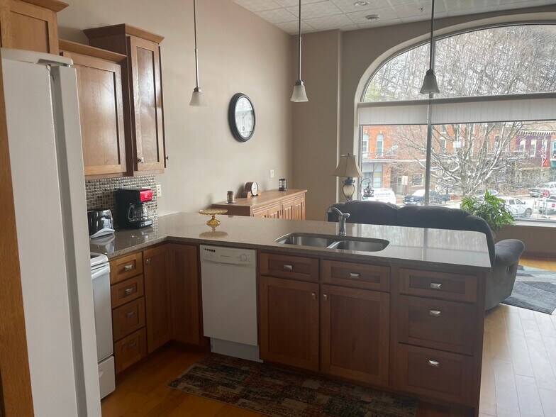 More Photos Of 123 A St, Mc Gregor Restaurant For Lease