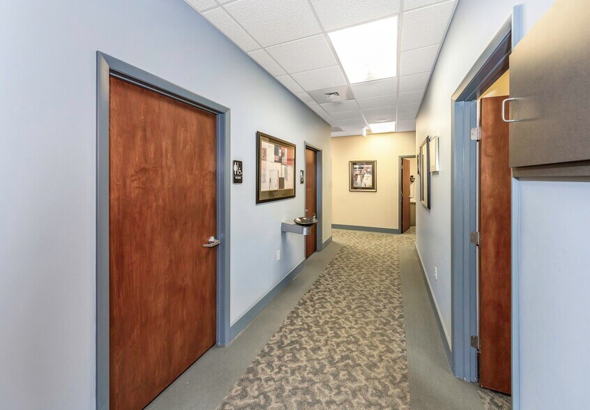 More Photos Of 2346 Drew St, Clearwater Office For Sale