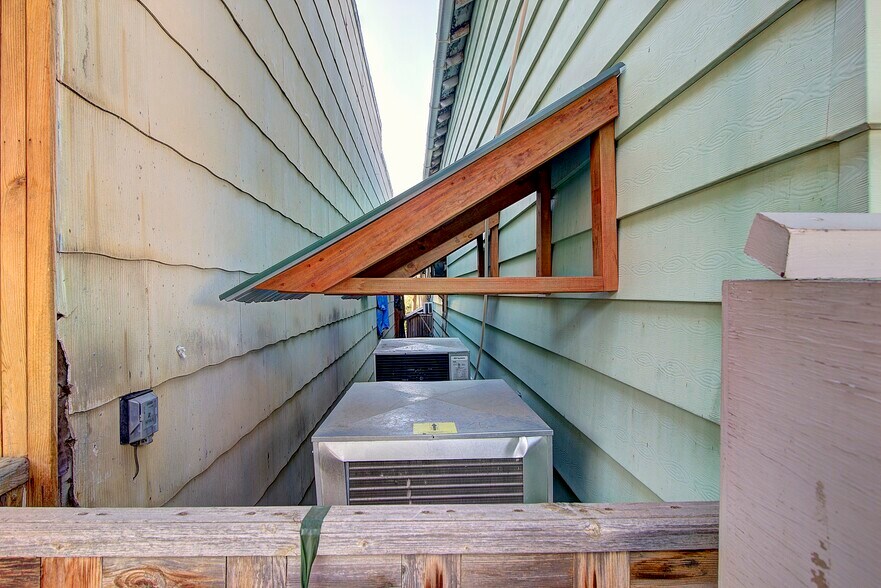More Photos Of 300 Main St, Hot Springs Freestanding For Sale