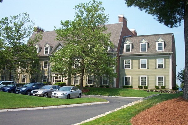 More Photos Of 10 Cedar St, Woburn Office For Lease