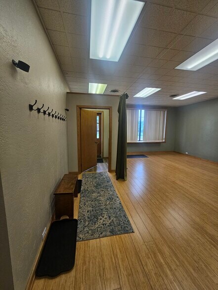 More Photos Of 420 Pennsylvania Ave W, Warren Office For Lease