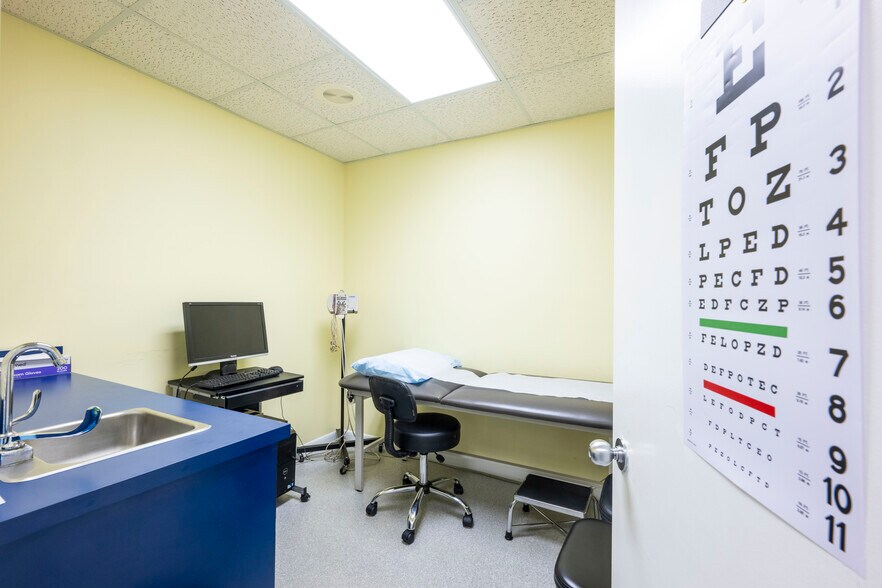 More Photos Of 1801 SE Hillmoor Dr, Port Saint Lucie Medical For Lease