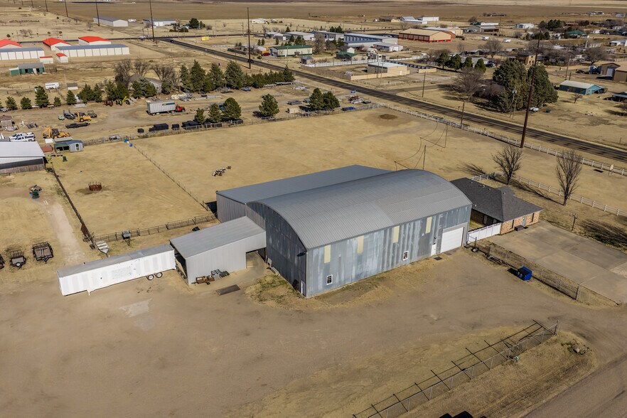 More Photos Of 11616 Tanglewood Rd, Amarillo Office For Sale