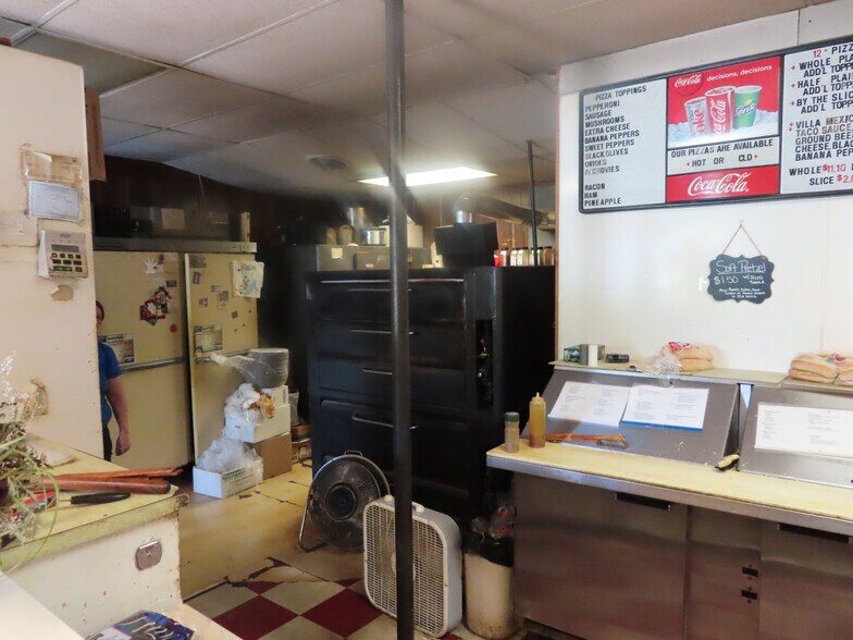 More Photos Of 275 Main St, Saegertown Storefront Retail Residential For Sale