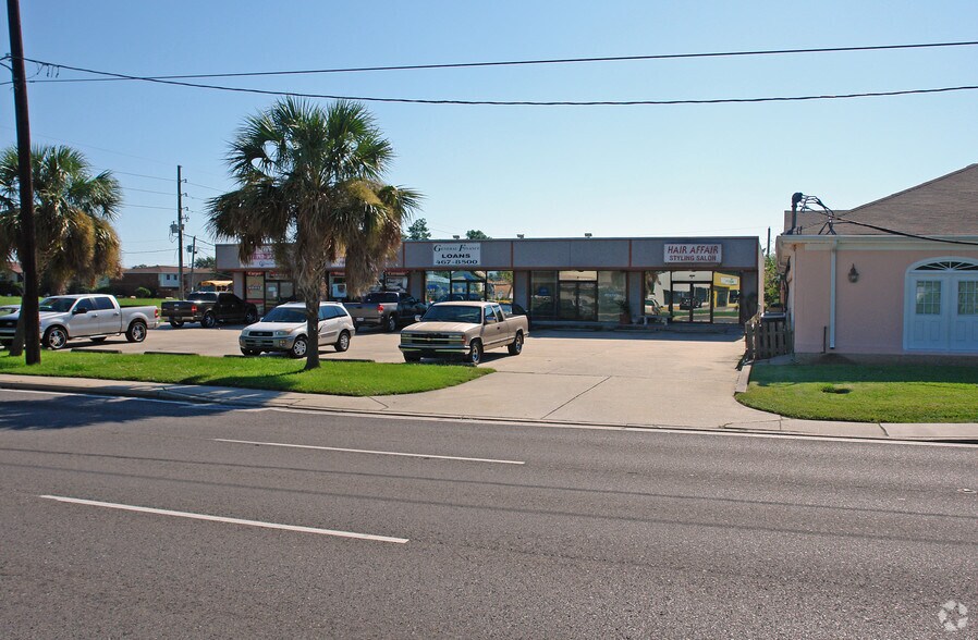 More Photos Of 4240 Williams Blvd, Kenner General Retail For Lease