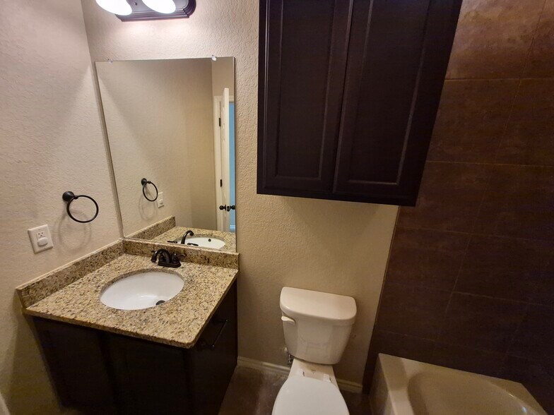 More Photos Of 698 Saengerhalle Rd, New Braunfels Apartments For Sale