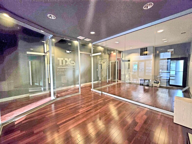 More Photos Of 2239 W North Ave, Chicago Medical For Lease